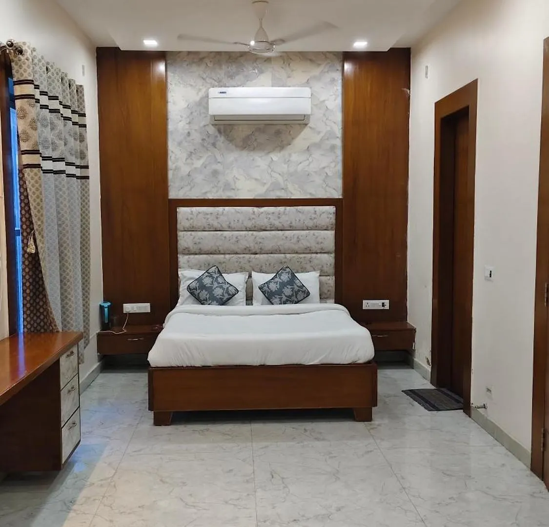 Homestay Hotel The Shanaya -Agra